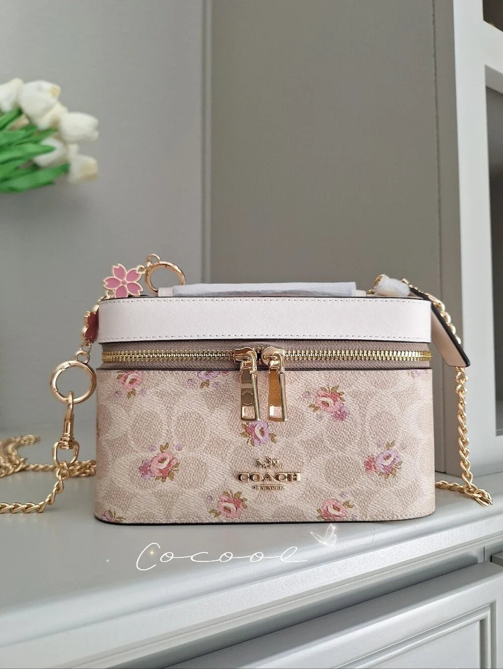 NEW Coach Cosmetic Case In Signature Canvas With Floral Print & Crossbody Chain